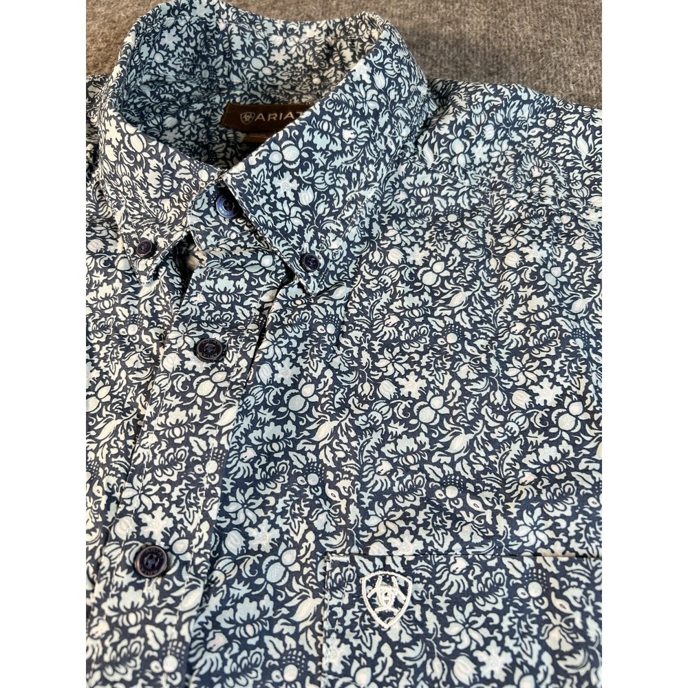 Ariat Wrinkle Resistant Blue/White Floral Button-Up Shirt XL Long Sleeve